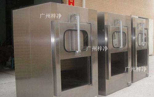 層流傳遞窗主要是用在生物潔凈區作為物品的傳遞,主要應用場所:生物制藥,科研單位,疾控中心,大型醫院,大學科研,生物潔凈及應用的各種潔凈區。